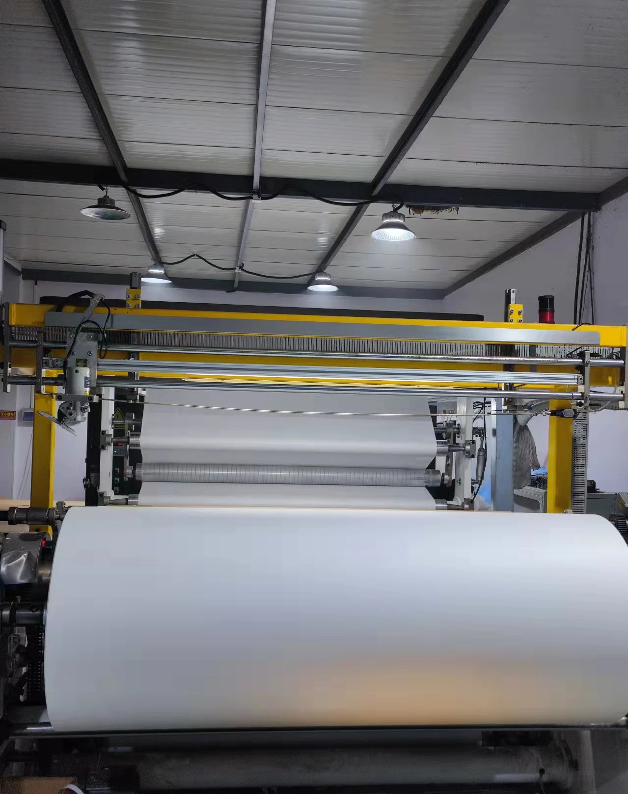 CE approved waterproof non woven fabric roll microporous PE PP 60gsm non-woven material OEM customize service