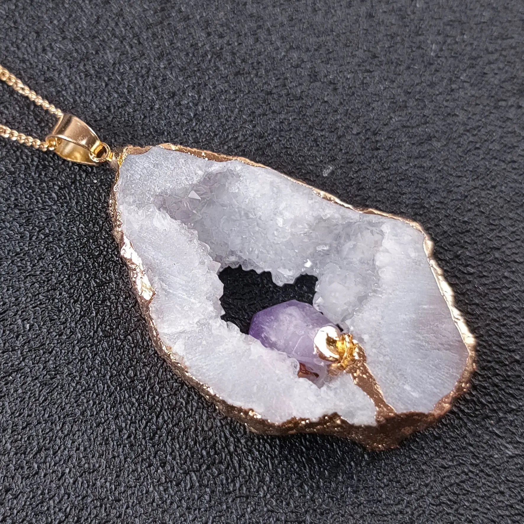 Wholesale cheap high quality Gemstone Agate  Crystal Cave Crystal Pendant