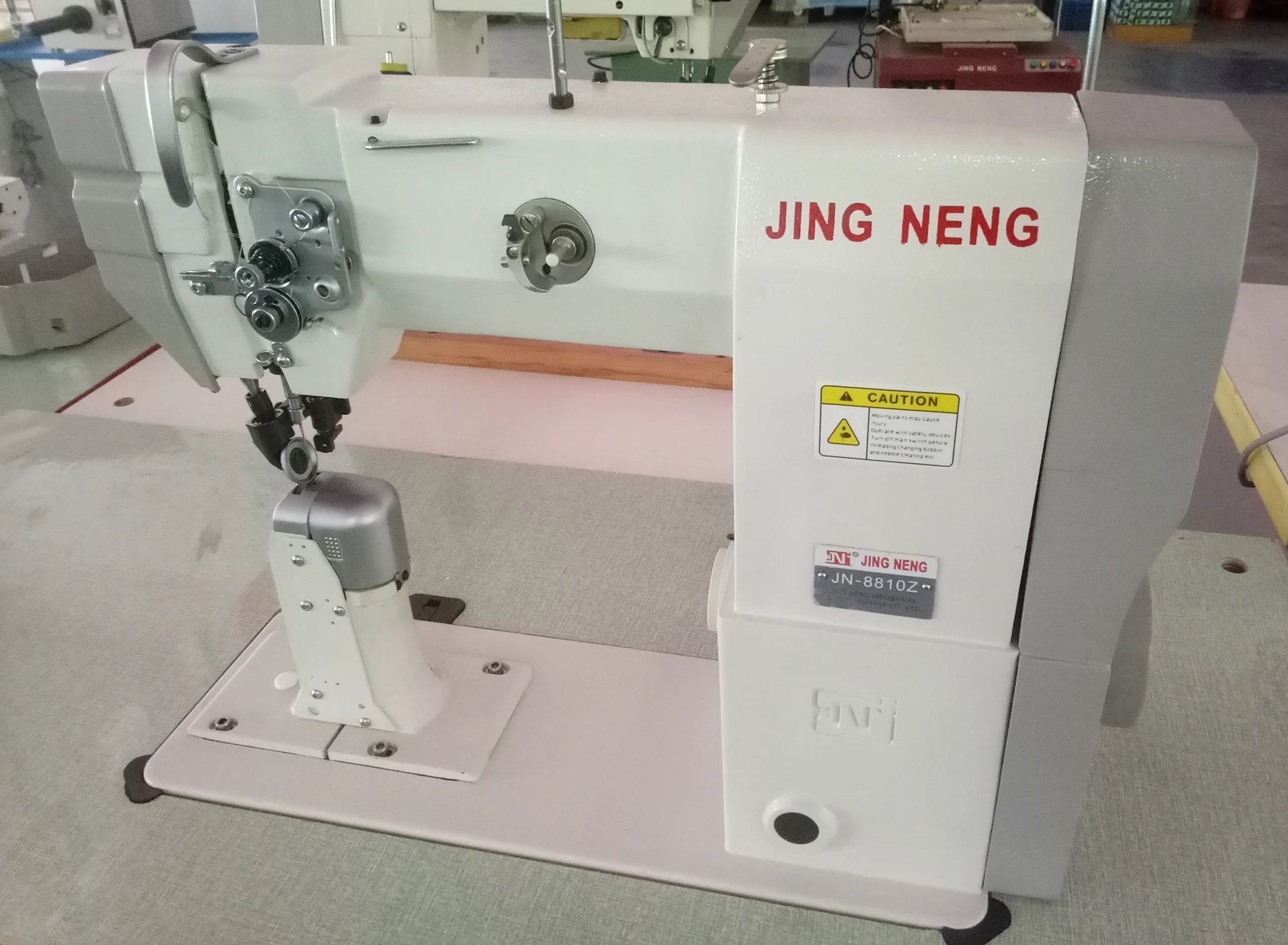 High Speed Direct Drive Single Needle Post Bed Shoe Bag Hat Making Industrial Sewing Machine