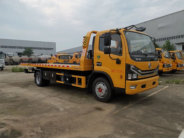 Dongfeng 4x2 six wheeler single row 2 doors 4400mm A/C left drive type diesel 165hp small road street wrecker truck