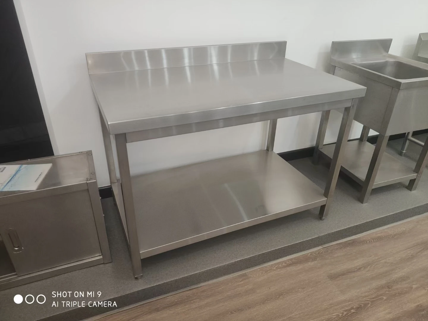 Factory Professional Homemade Stainless Steel Portable Work Table laboratory worktable Commercial Kitchen Worktable for bakeries