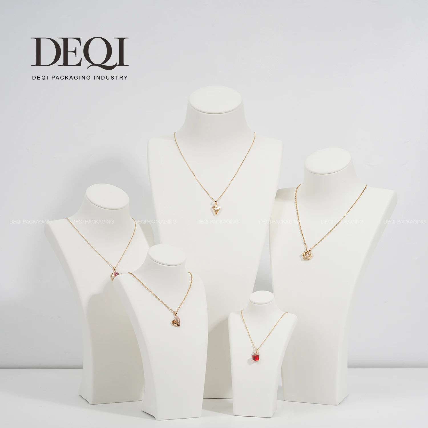 Custom Wholesale High Quality Luxury PU Leather Jewelry Display Props Jewels Holder Stand