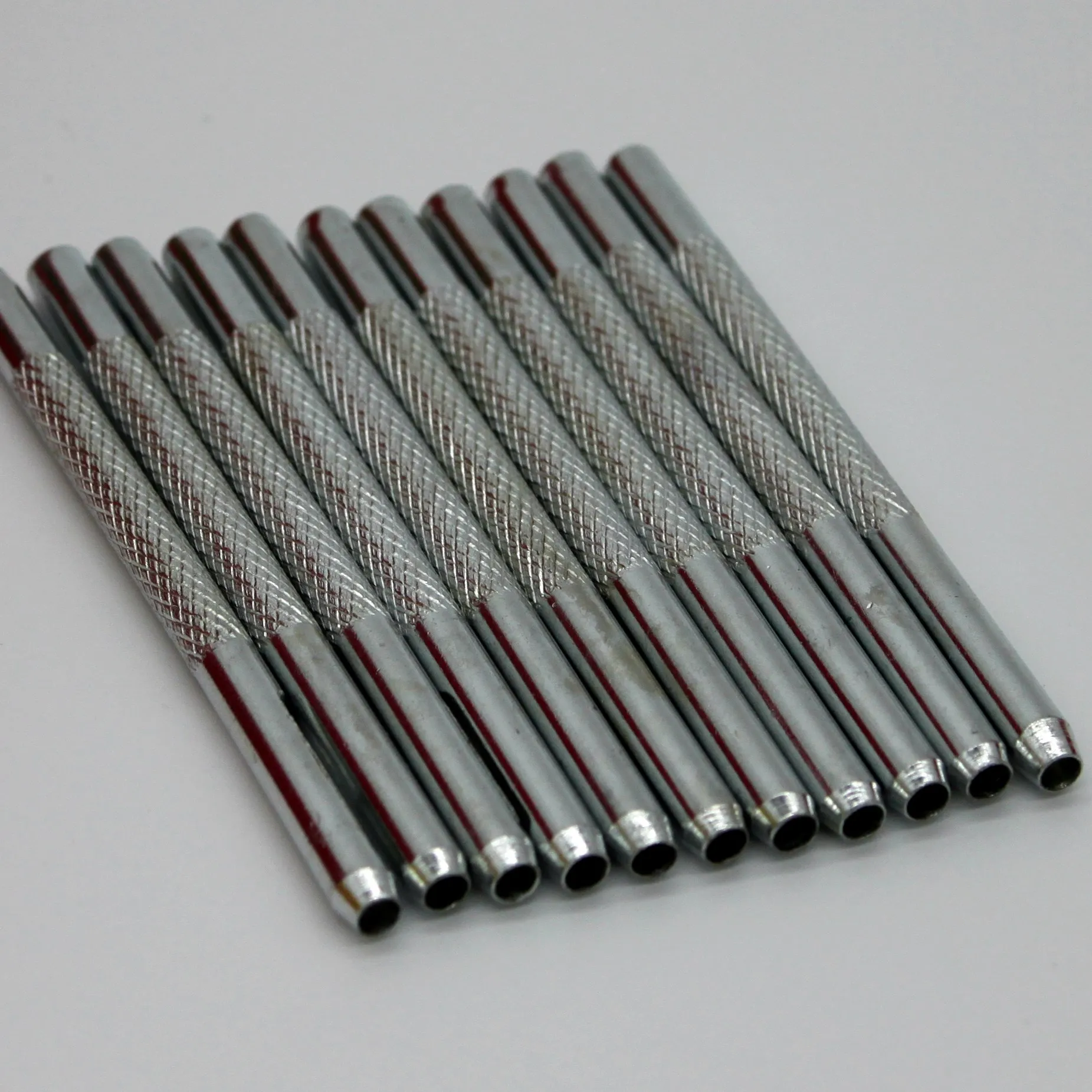 2.5Mm 3Mm 3.5Mm 4Mm Fancy Metal Euro Paper Multi Decorative  Handmade Hole Puncher For Belt Phone Case