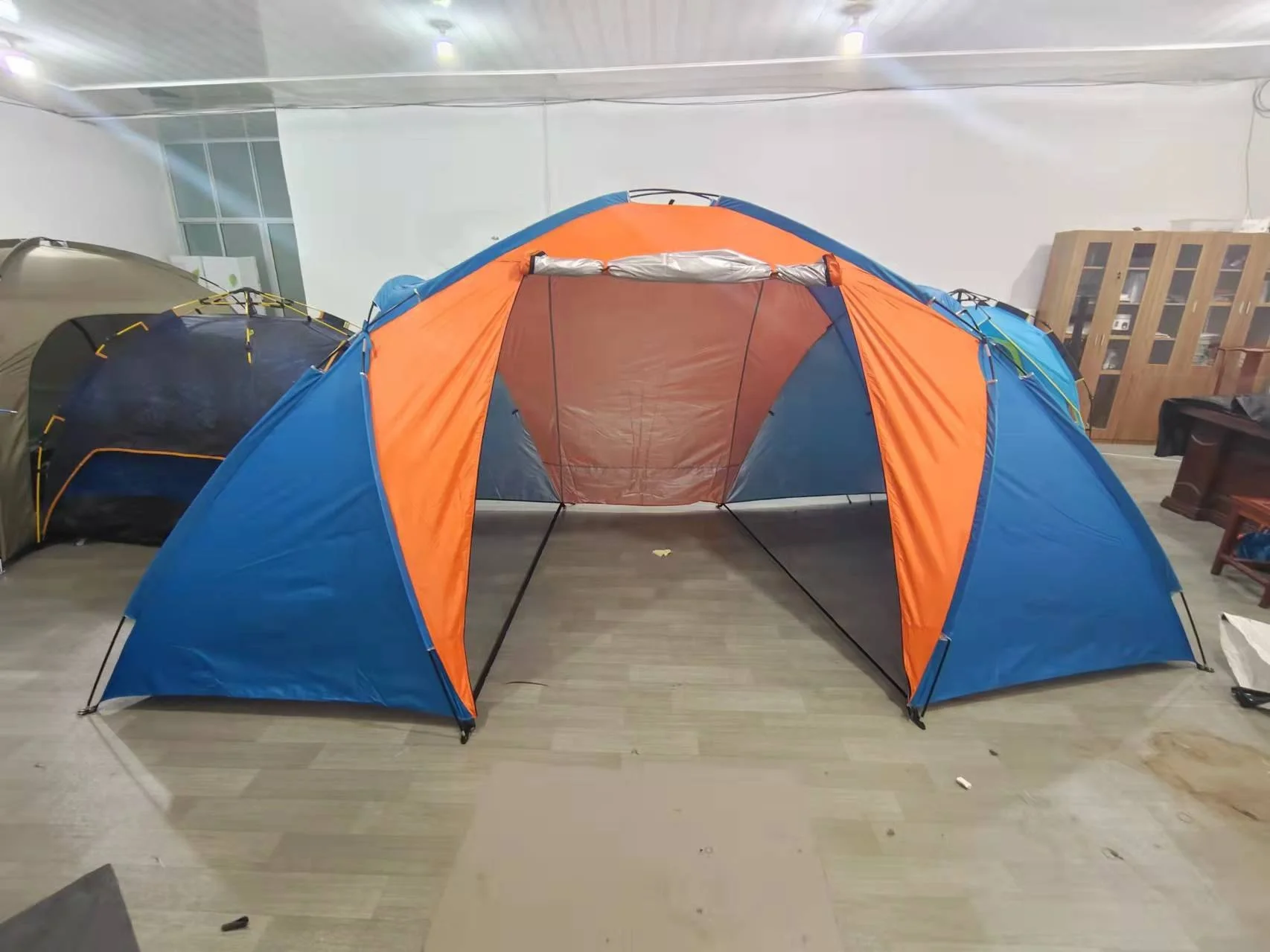 customize Hot Selling Outdoor Camping Tent 3-4 Person Camping Trekking Tent For Wholesale