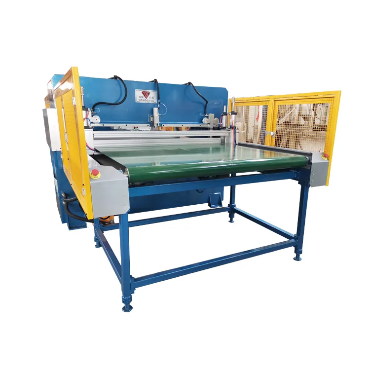 auto-feeding roll fabric cutting machine