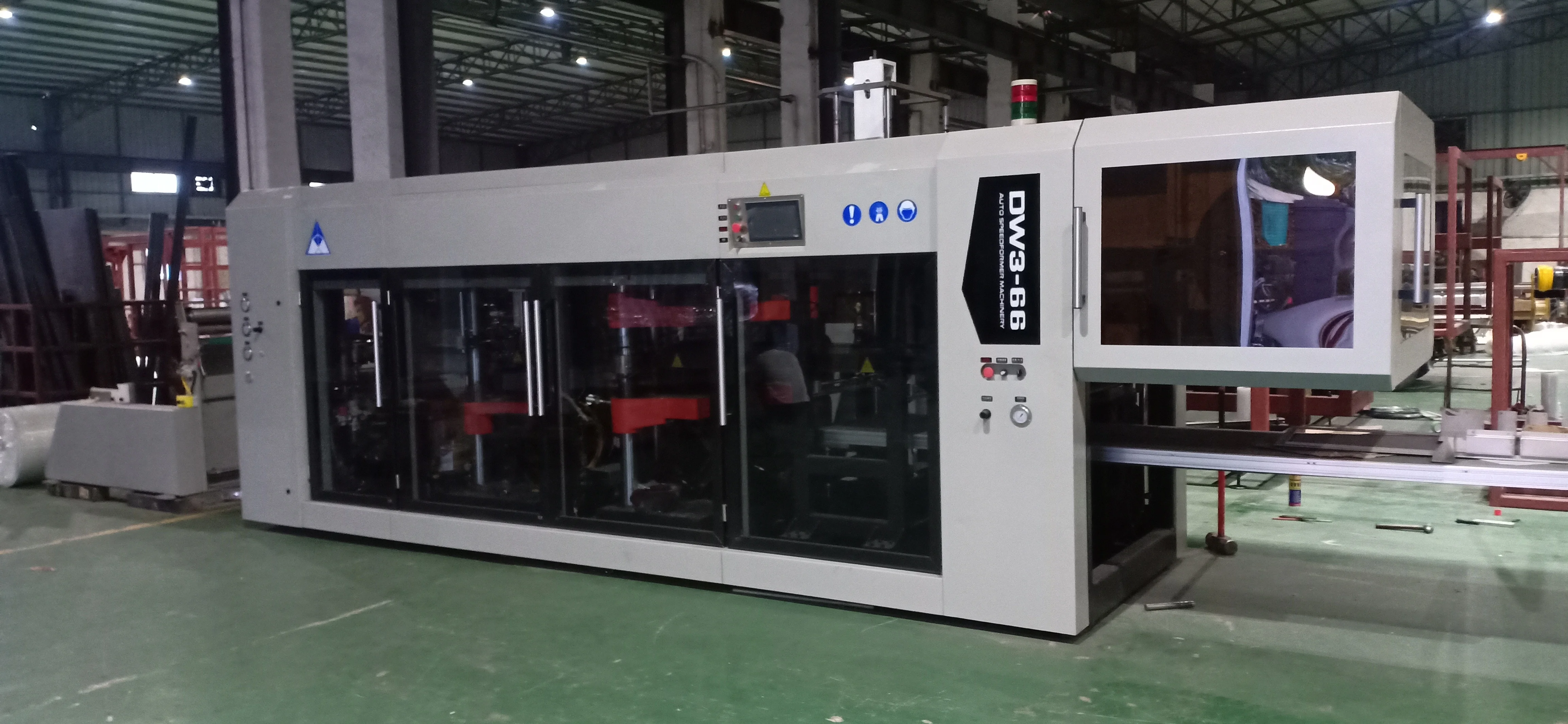 
Automatic DW3-63 high speed plastic vacuum forming machine with auto cutting and stacking 