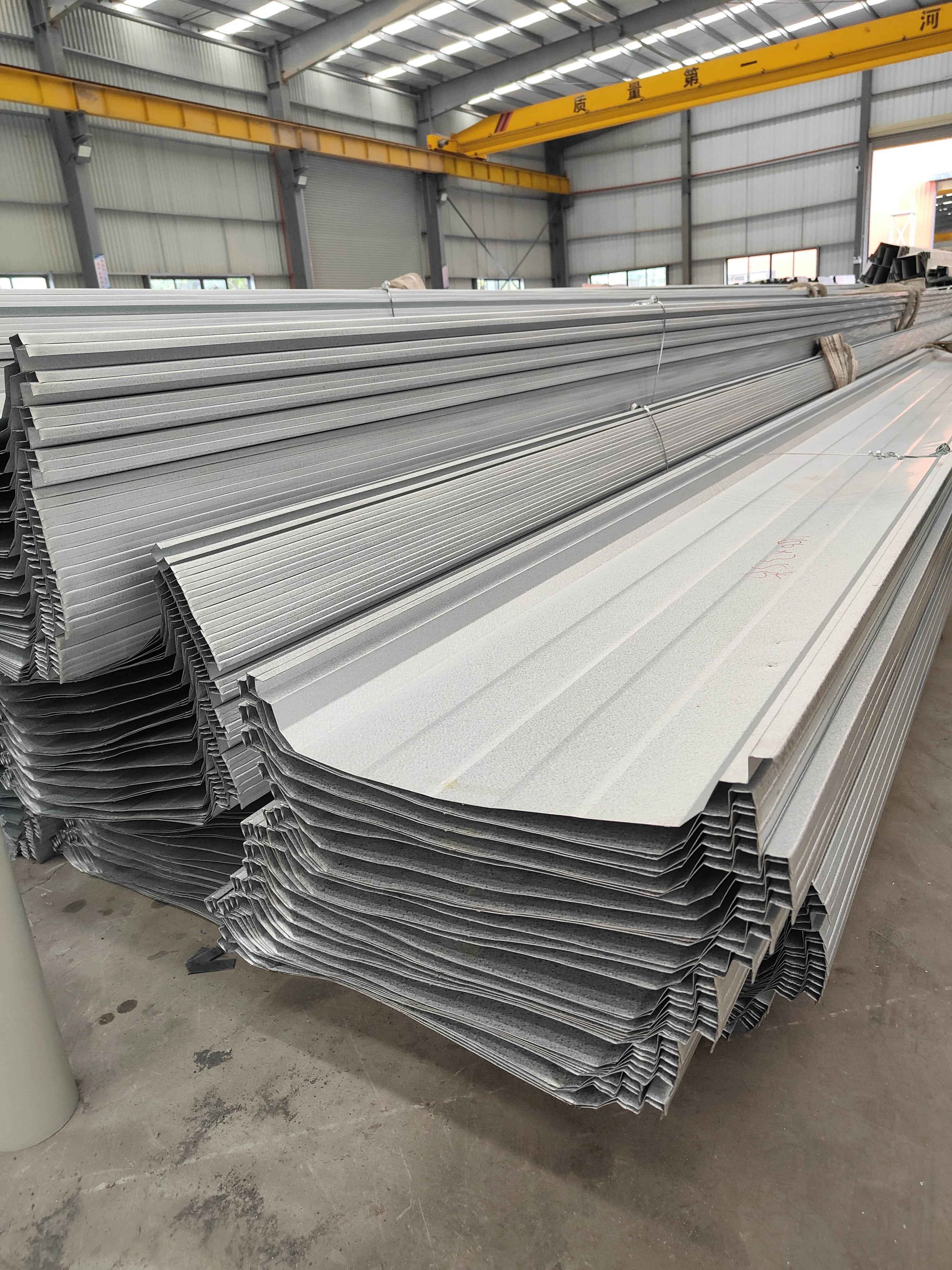 Wholesale price Waterproof corrugated roofing sheets galvanized steel corrugated metal roofing sheet