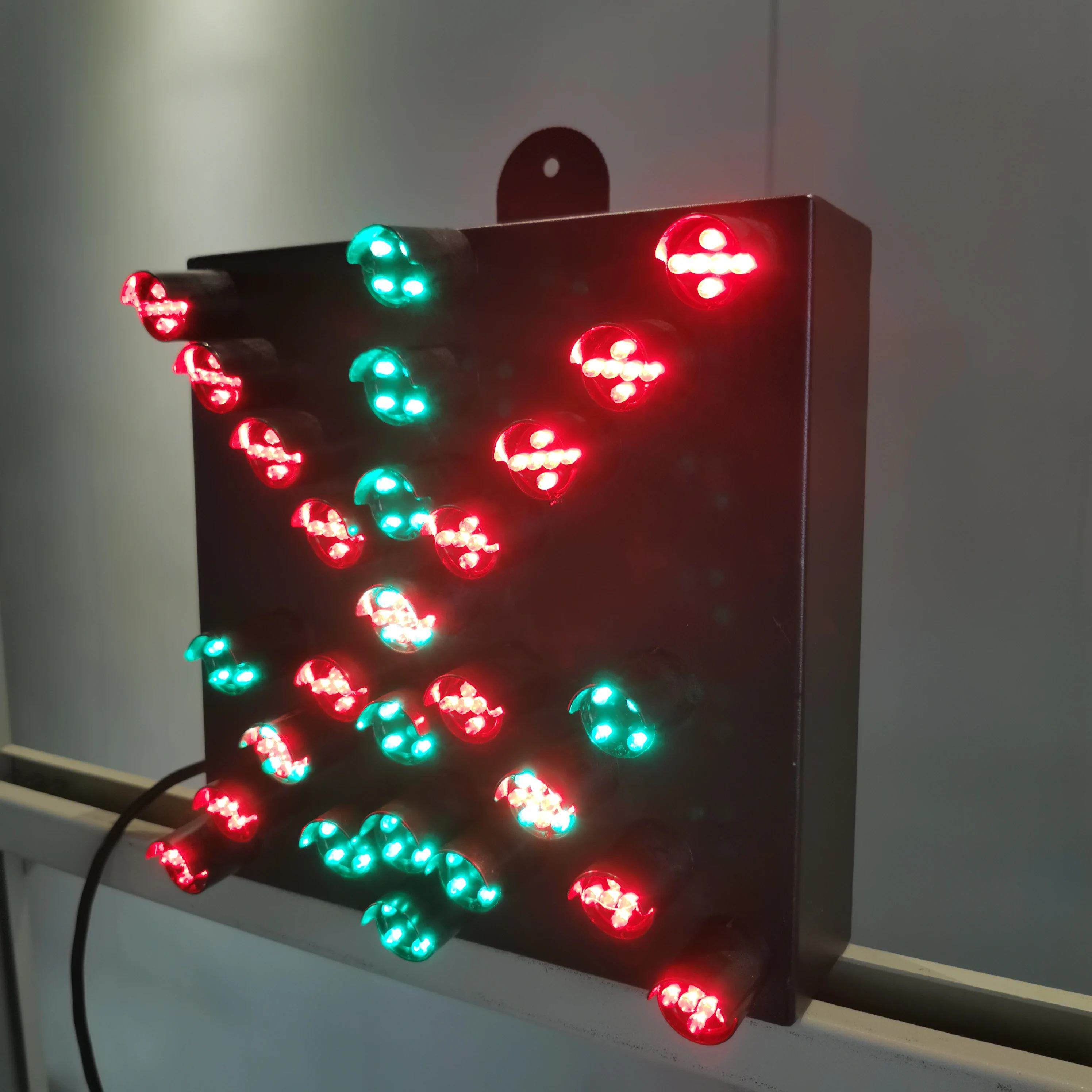 250MM 1-Aspect RG Direction Road Traffic Light Manufacturer