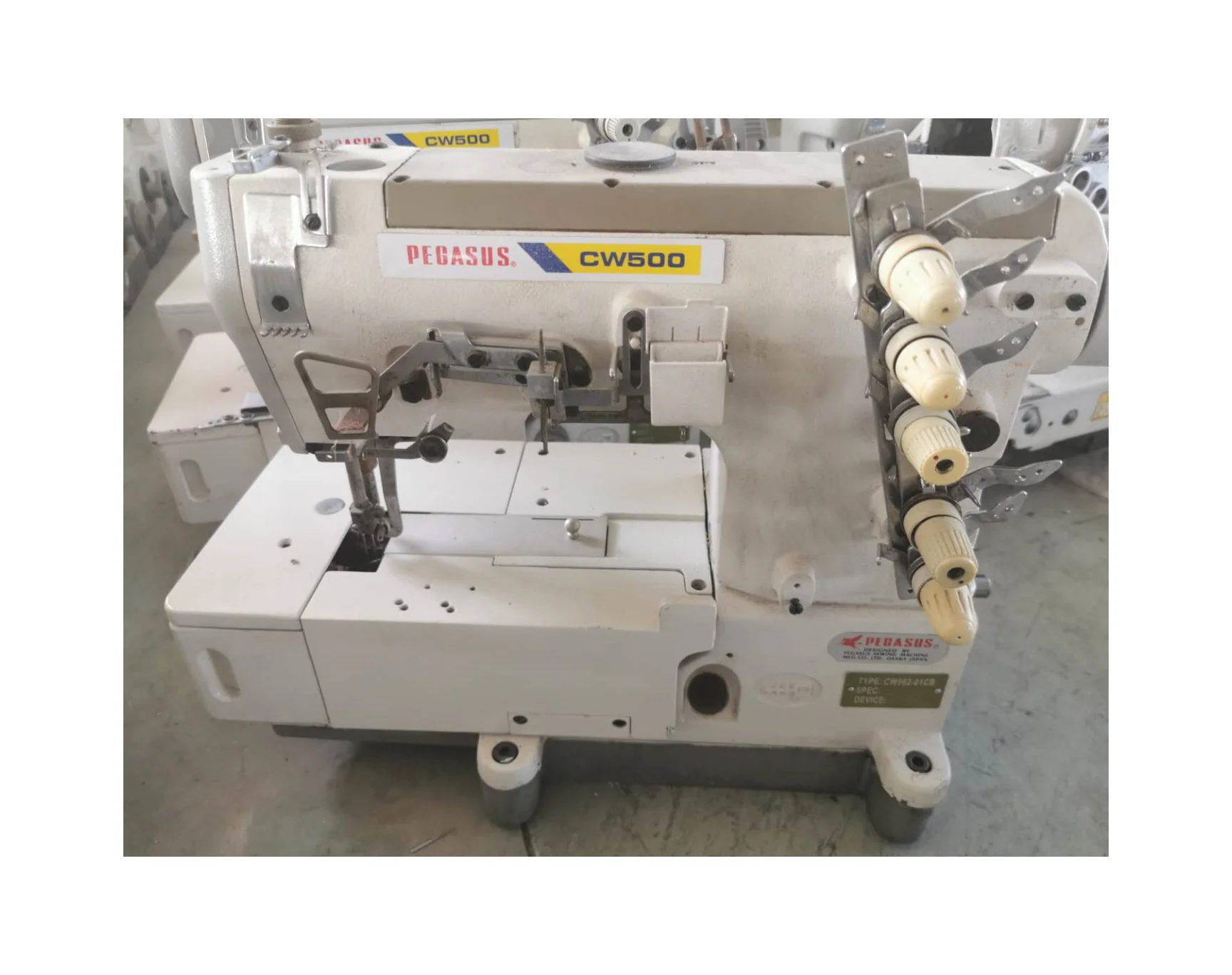 Used Pegasus W500 Flat bed Coverstitch 3-Needle Elastic Attaching Industrial Sewing Machine With Good Quality