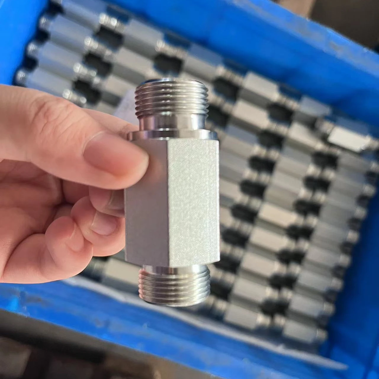 Straight connector Hydraulic connector with metric thread carbon steel high quality