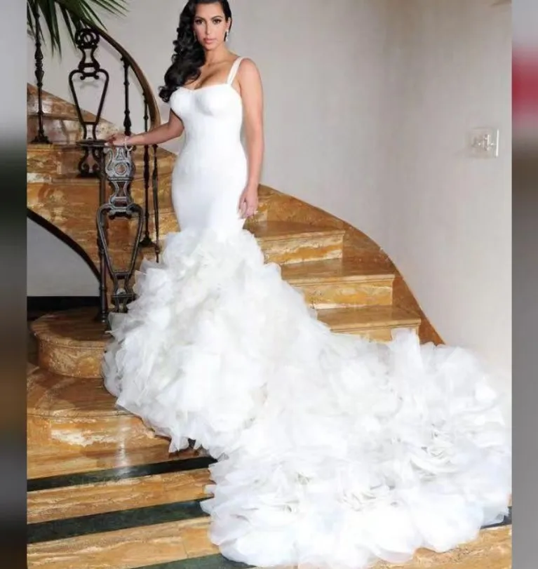 2021 elegant women spaghetti strap Plus size princess mermaid Bridal Gowns wedding dress with long train