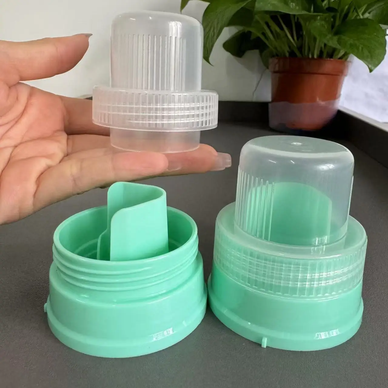 54 60 mm plastic lid bottle cover screw cap for liquid laundry detergent packaging