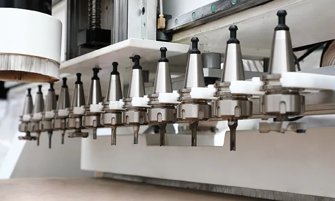 HUAHUA SKG-812M stable quality cnc router wood carving machine with linear type tool magazine