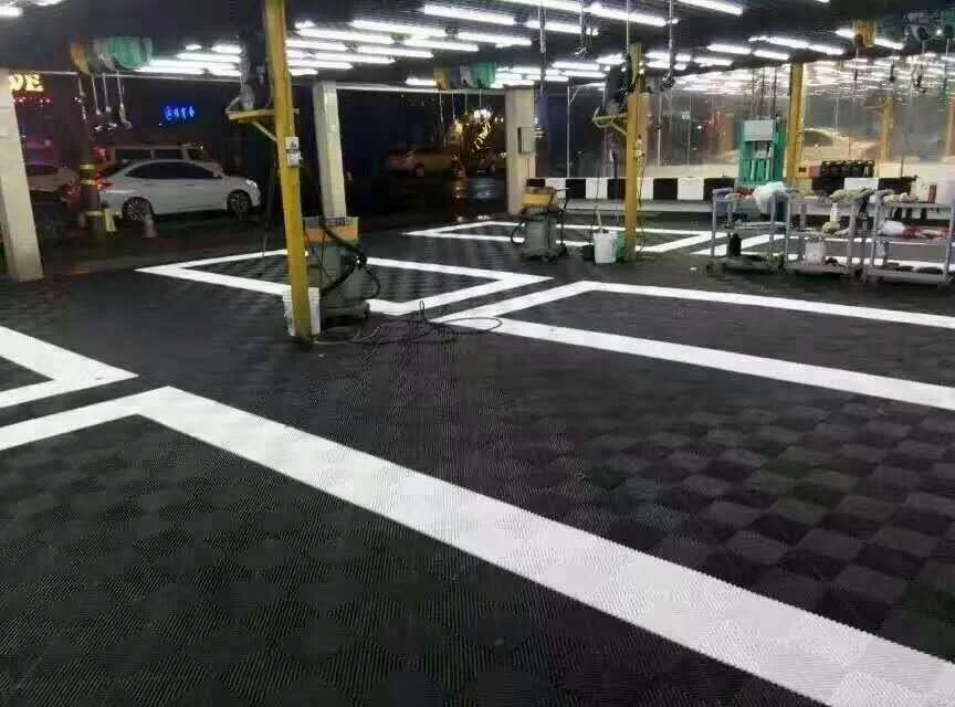 High tensile strength portable plastic garage flooring tiles modular anti slip PP floor mat drain grate for car wash room shop