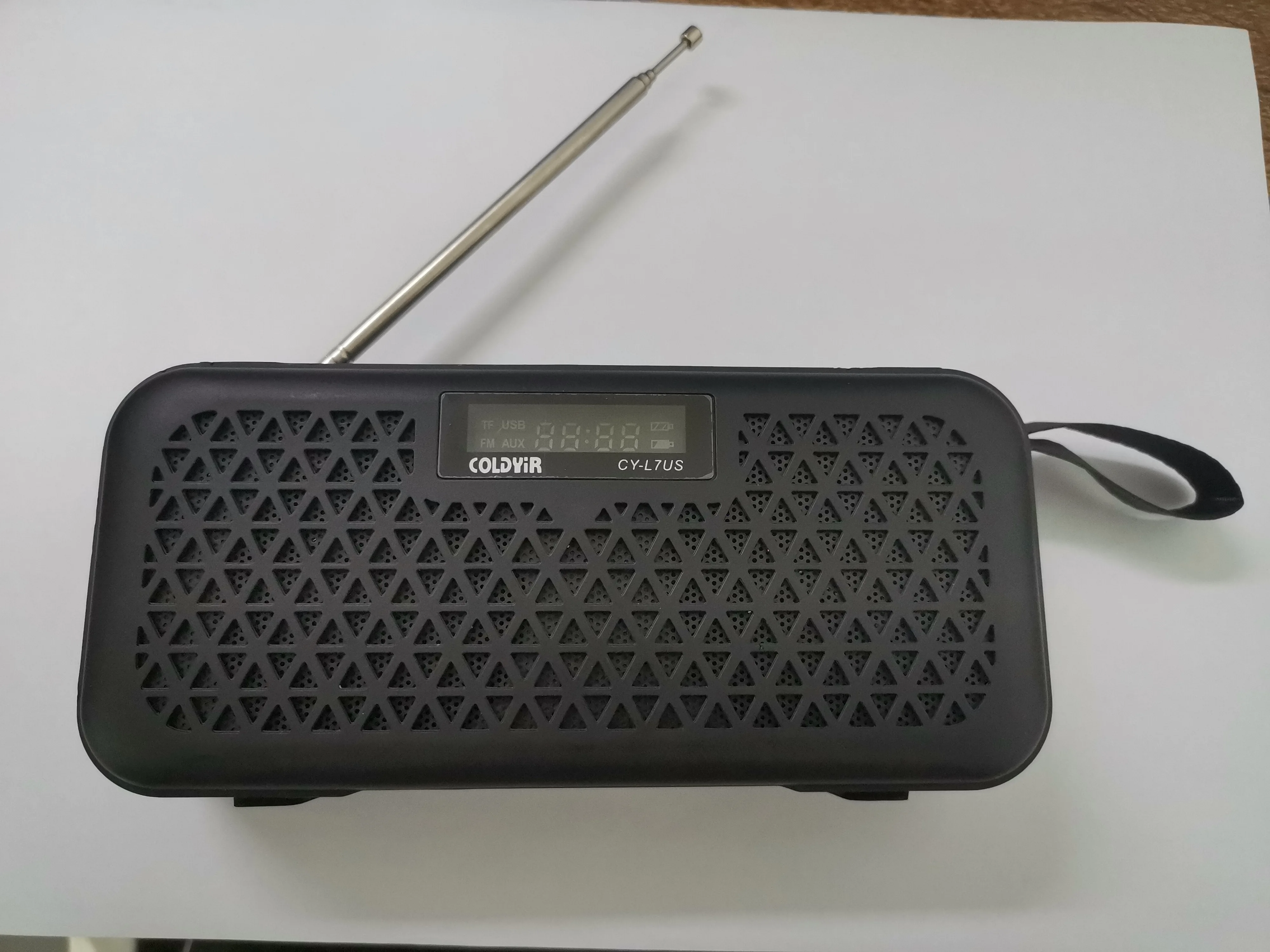 low price Solar charger Portable FM am sw  radio with USB slot, wireless blue tooth 5.0 LED light, solar panel