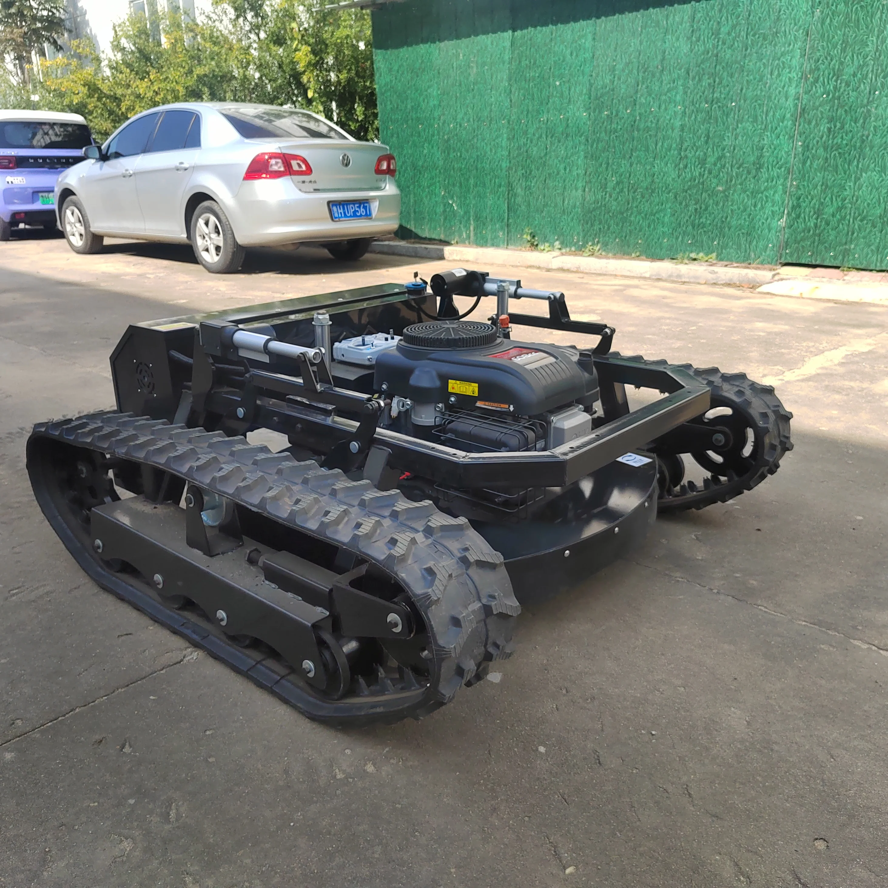 Gasoline crawler mower road slope mower electric start remote control mower