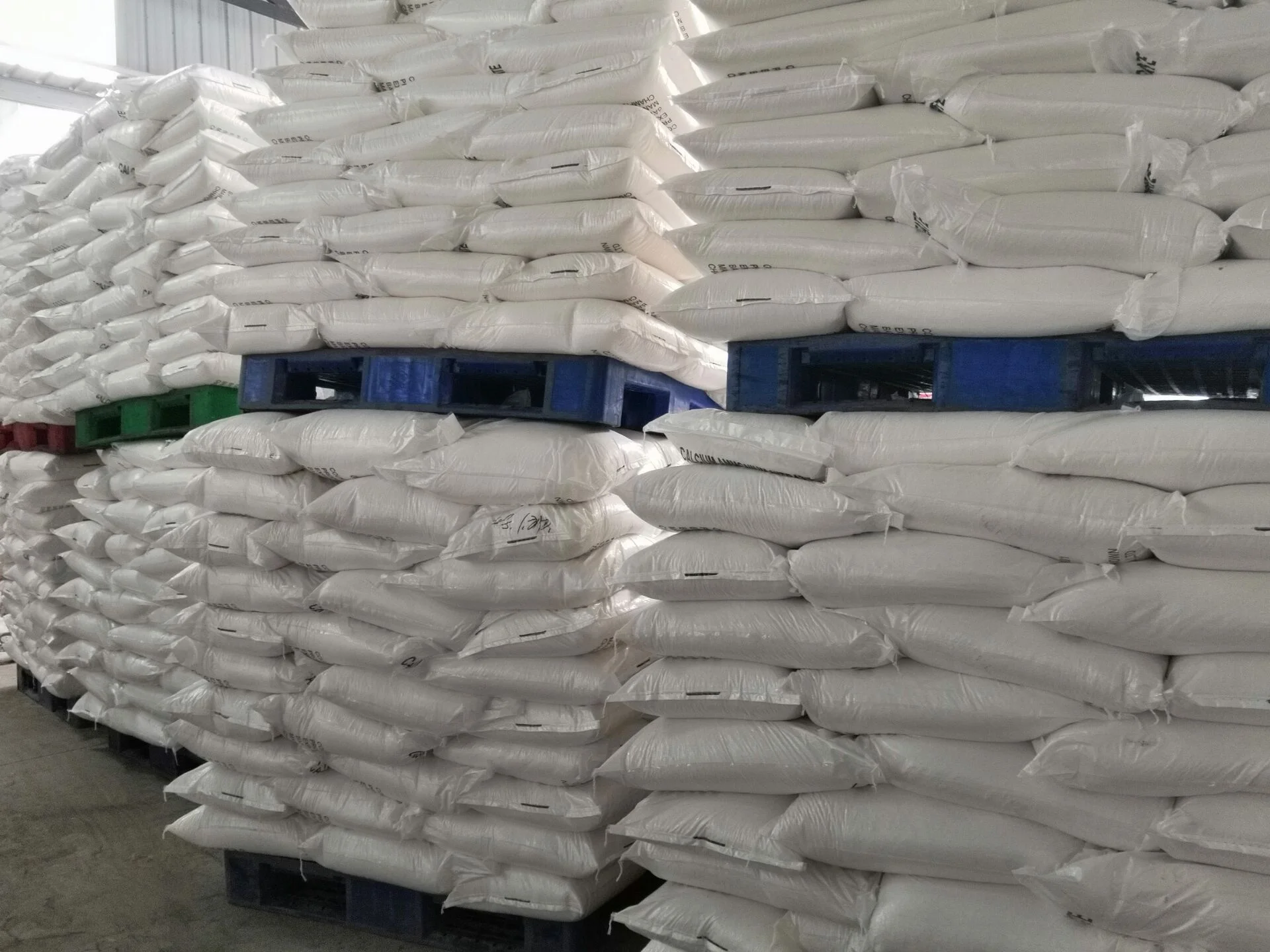 
98% Calcium Nitrate crystal , tetrahydrate, fertilizer, CaO 23.4 , N 10.7,Ca(NO3)2.4H2O,CAS13477-34-4 