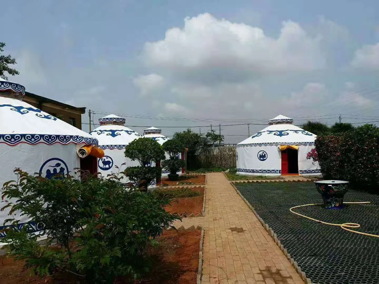 Cheap large luxury Mongolian yurt tent