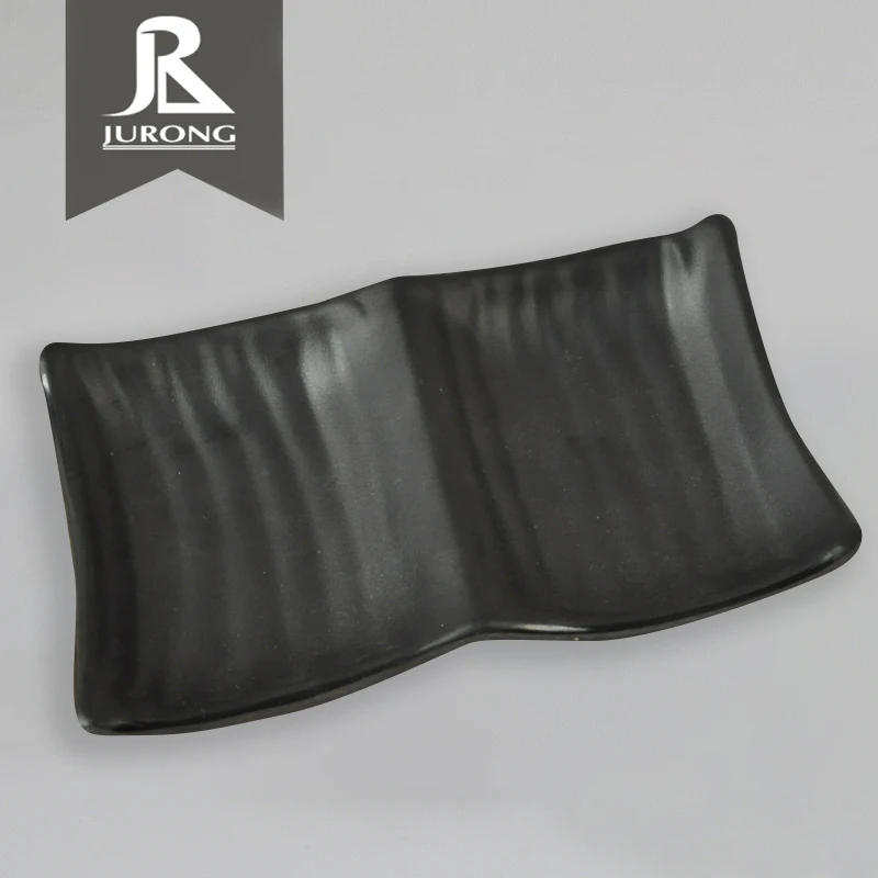 High quality melamine plate with sauce compartment,black dipping japanese melamine soy divided sauce dish