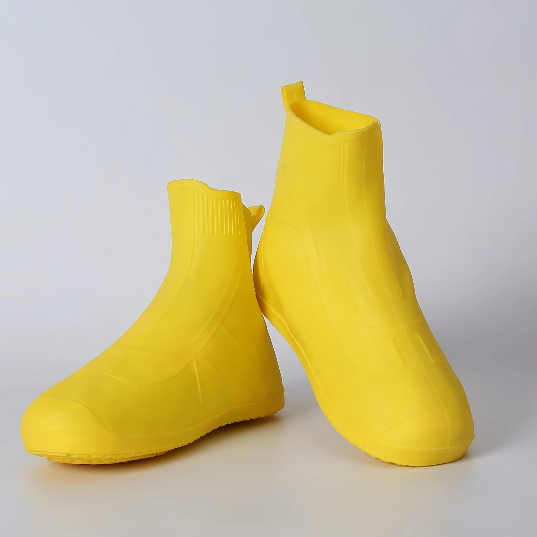 Waterproof Rain Shoe Covers - Keep Your Shoes Dry and Safe in Any Weather