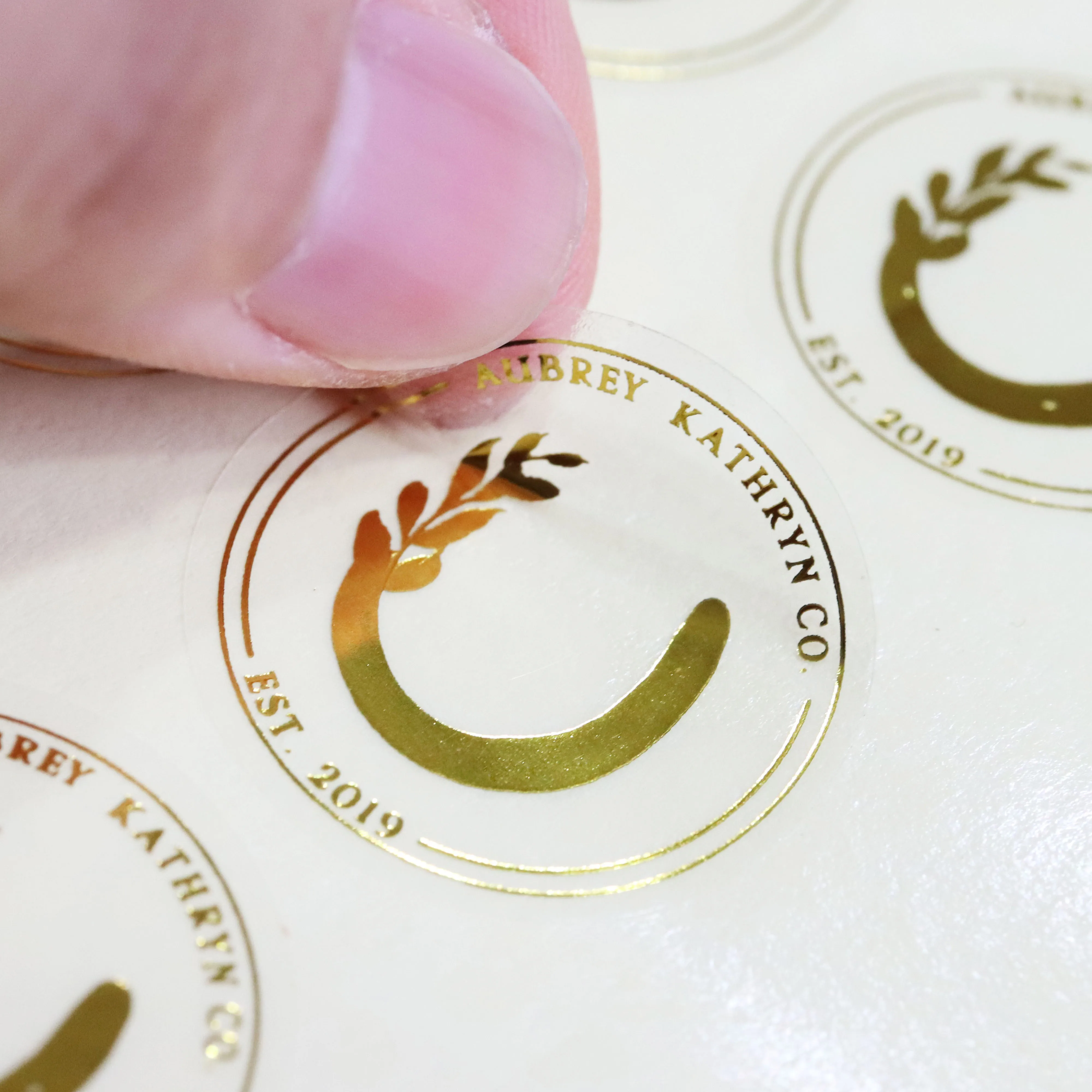 High Quality Vinyl Self Adhesive Waterproof Transparent Round Sticker Gold Foil Logo Custom Decoration PVC Sticker Sheet