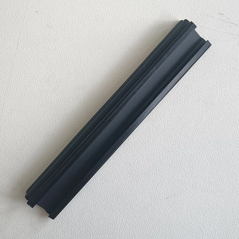 China Manufacturer Sound Noise Insulation Windproof Silicon Pipe Car Door Seal Strips