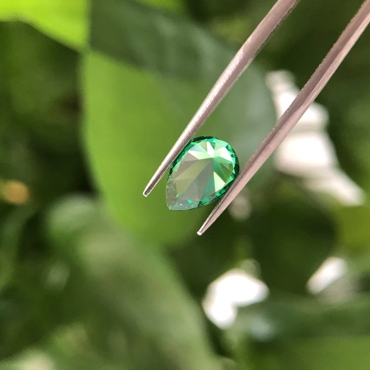 High Quality Emerald Green Cubic Zirconia Loose Gemstones Synthetic Faceted Cut Pear Shape CZ Stones for Rings and Engagement