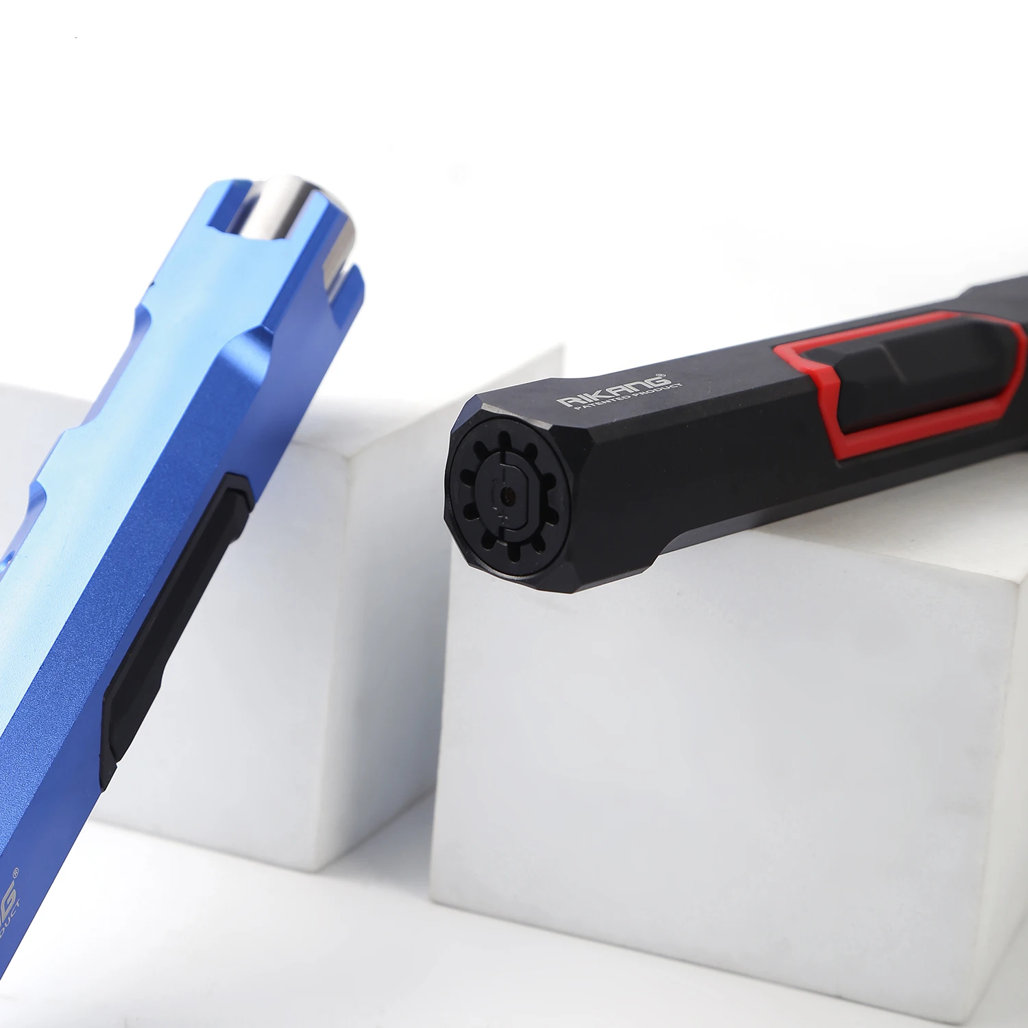 The latest style of pen ignition device can light cigarettes and be taken outdoors. Inflatable ignition device has high safety