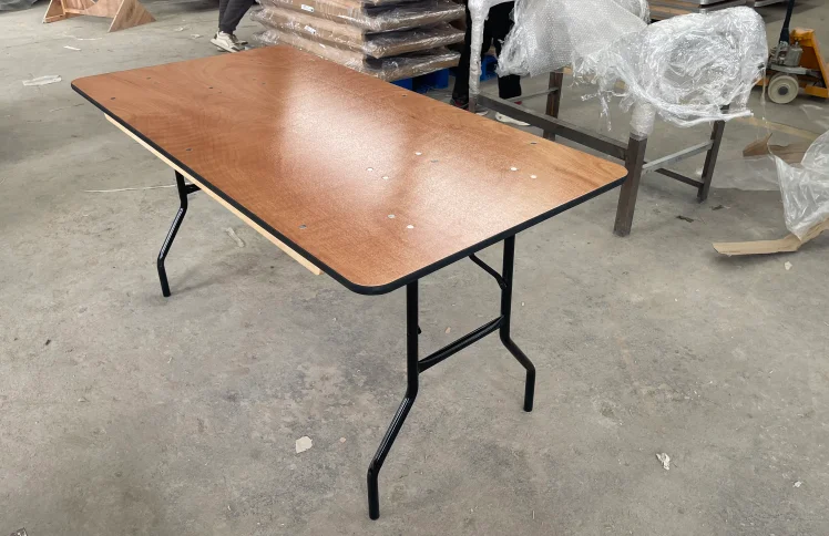 Wholesale Modern Design Banquet Folding Table Plywood Restaurant Table Wedding Event Banquet Wood Round Dining Folding Table