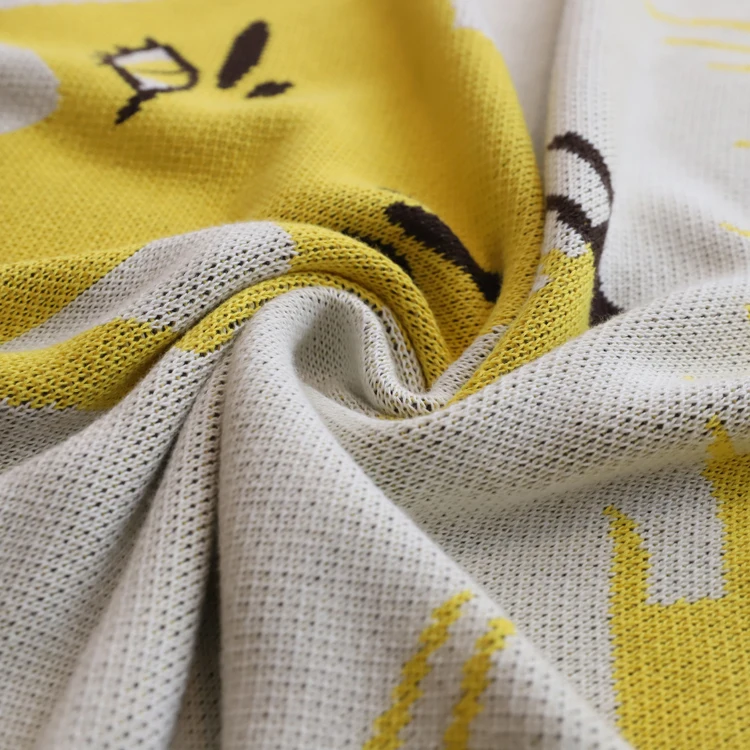 Custom yellow cartoon pure cotton lion pattern children monthly milestone soft knitted blanket for winter