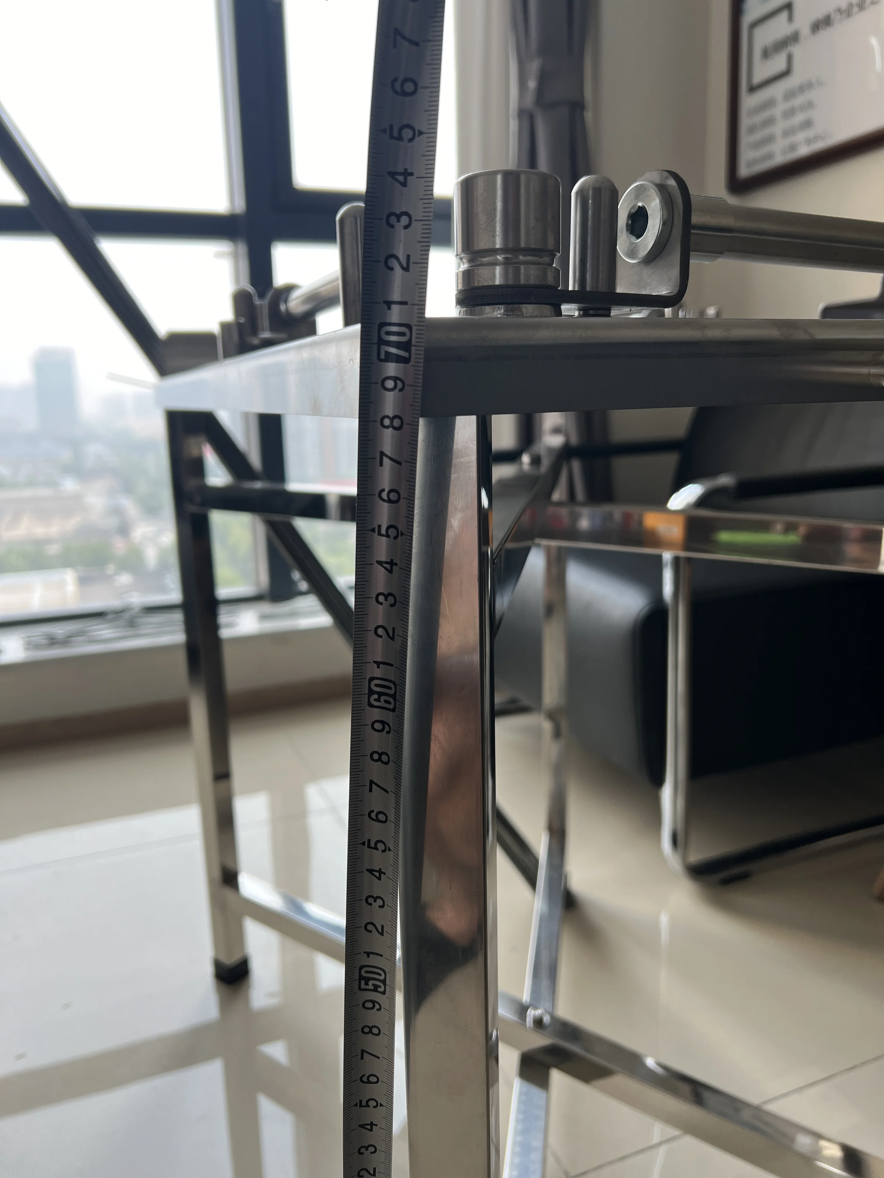 Manual hanger making table