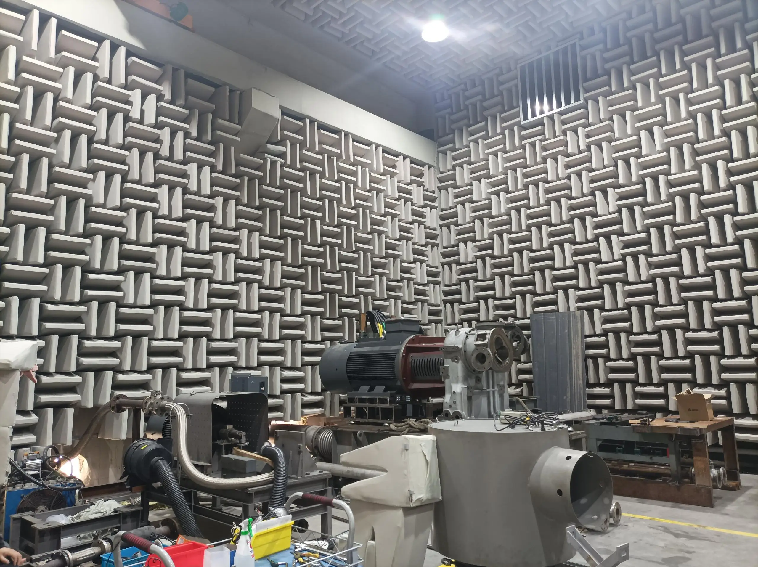 Jinghuan custom standard ISO3745 can get noise 10-30DB anechoic laboratory for acoustic test