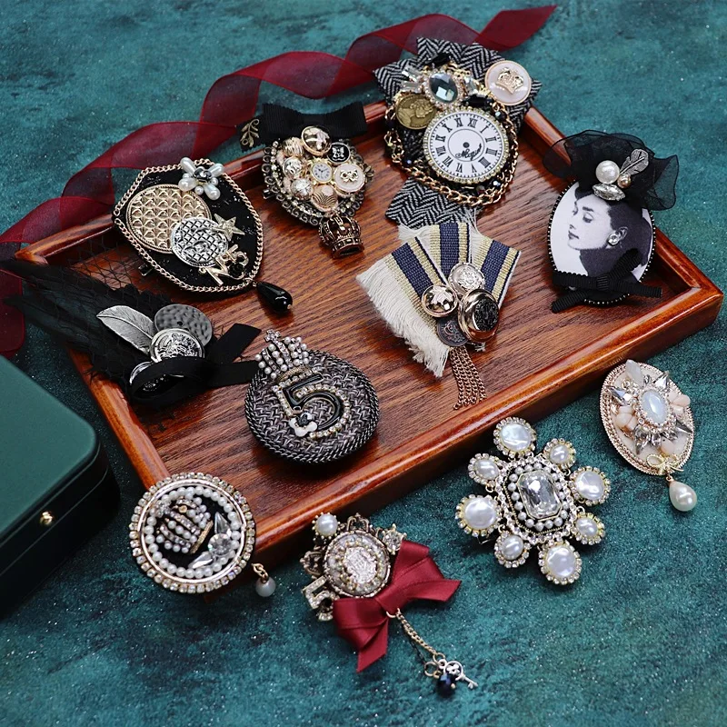 Vintage Fabric Badge Brooch Baroque Fringe Corsage Coat Lapel Accessory Elegant Clock Suit Pin Brooch Designs