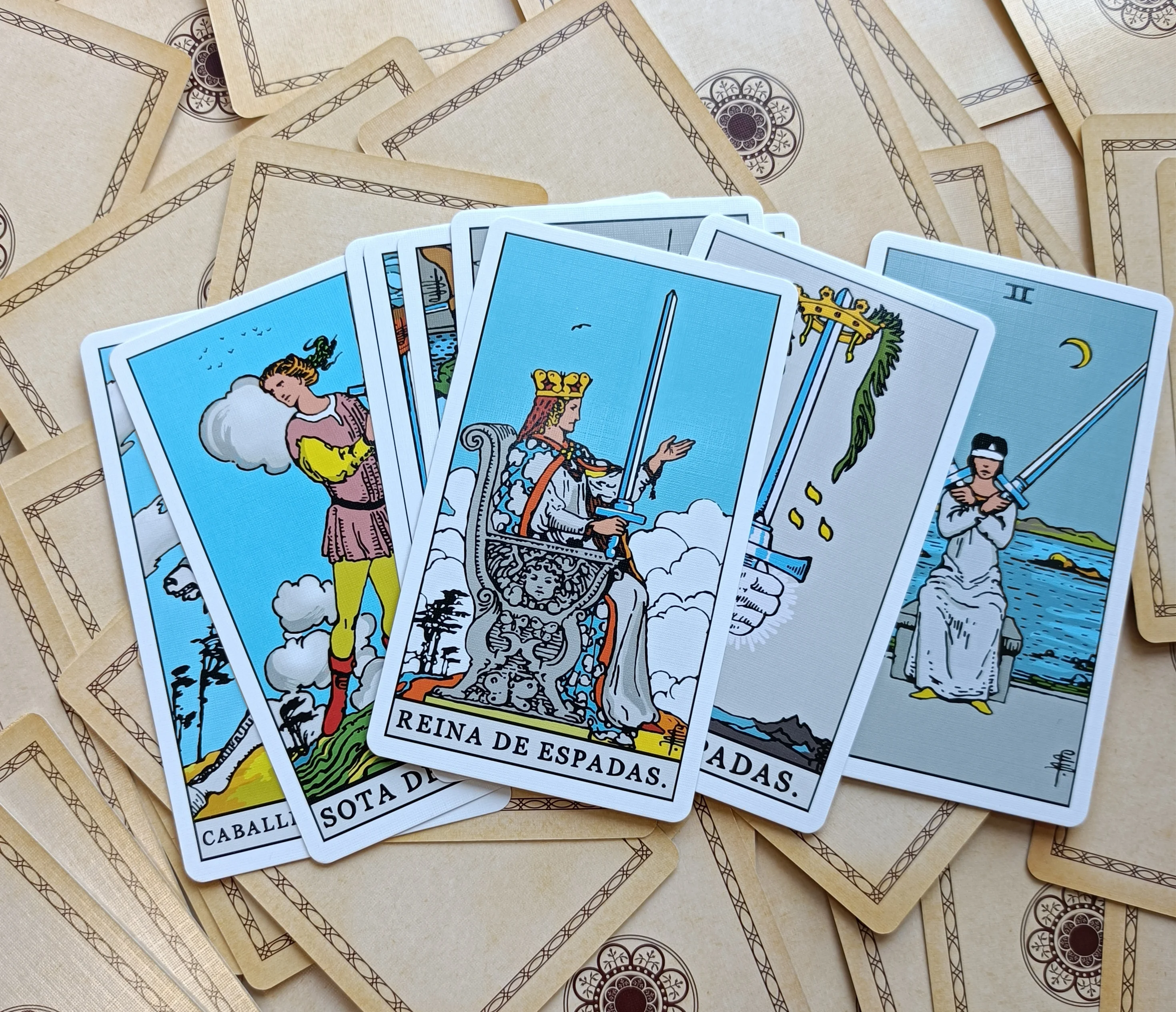 CustomTarot Card Stand Deck OEM Cheap High Quality Printing Cards With Guidebook Wholesale Hot Sale Customized Design CMYK Tarot