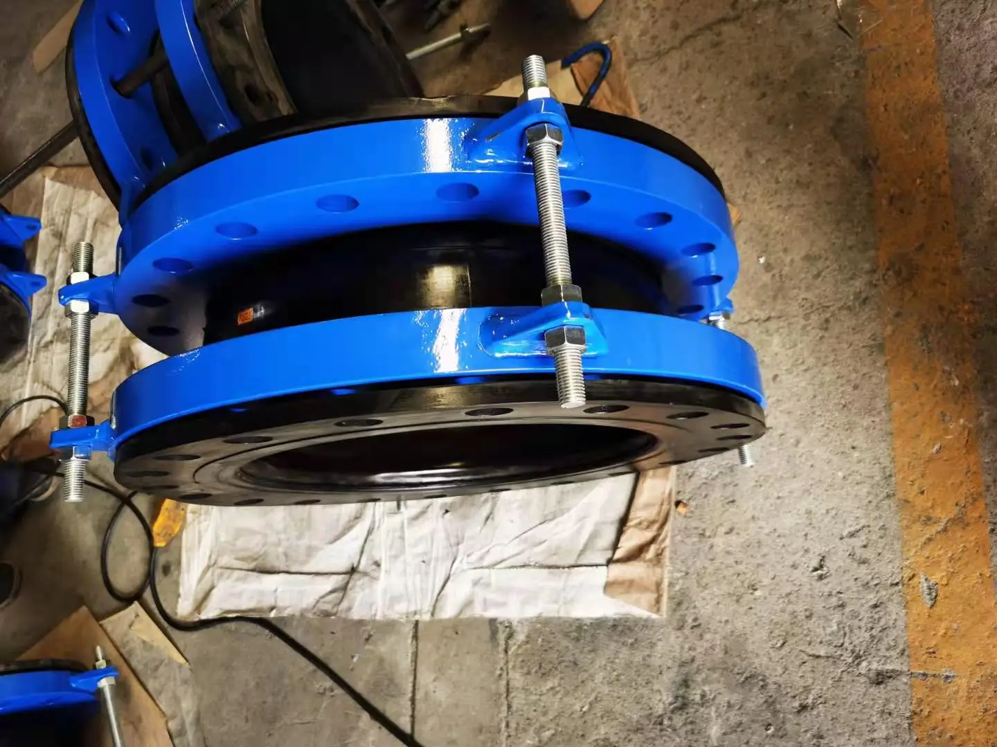 2024 Wesdom 1/6inch  Galvanized Flange Flexible Single Ball bellow Compensator Epdm rubber expansion joint