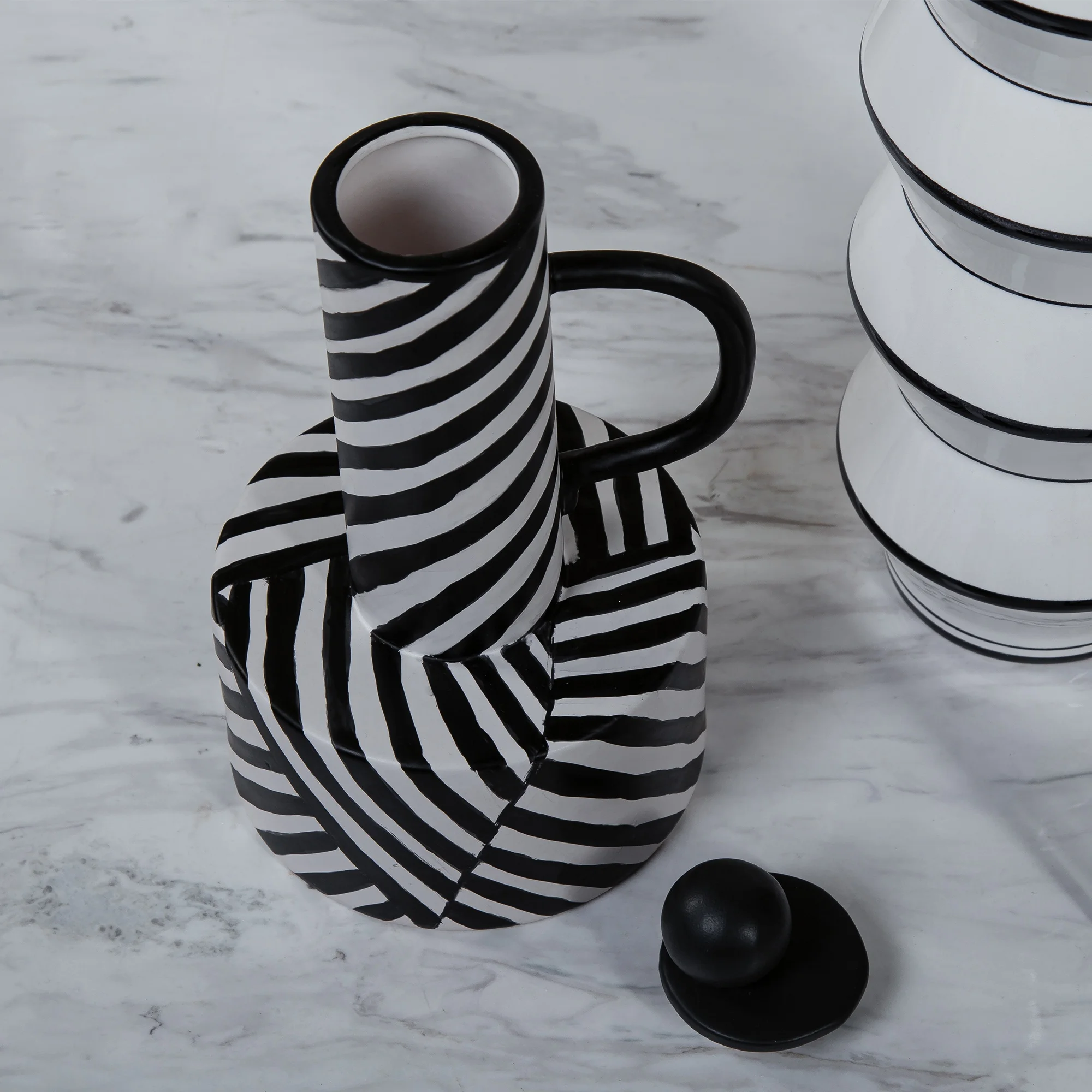 
Simple stripe black white ceramic sculpture interior decorative 