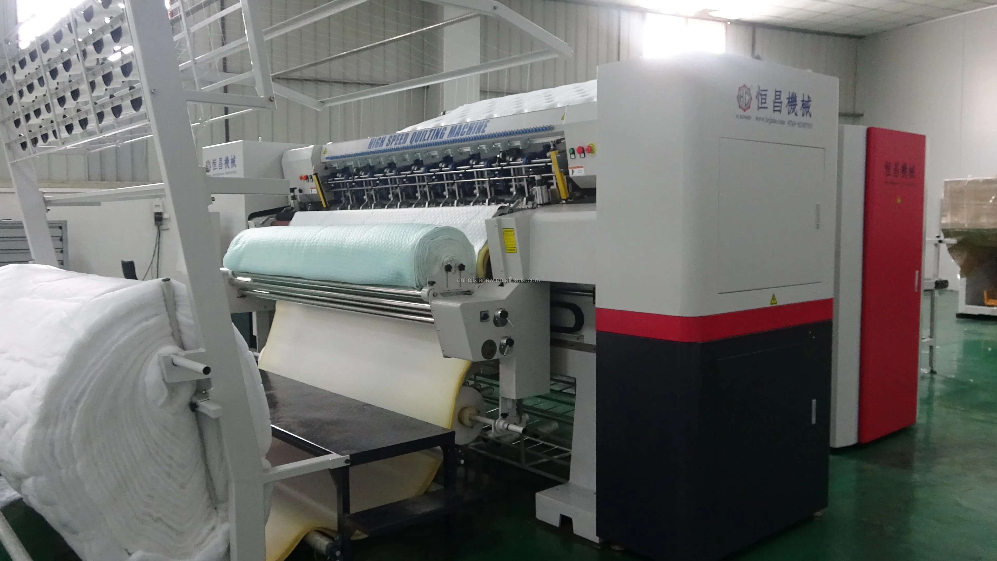 Hengchang shuttle-free stitched quilting machine is accurate, efficient and high quality quilting pad