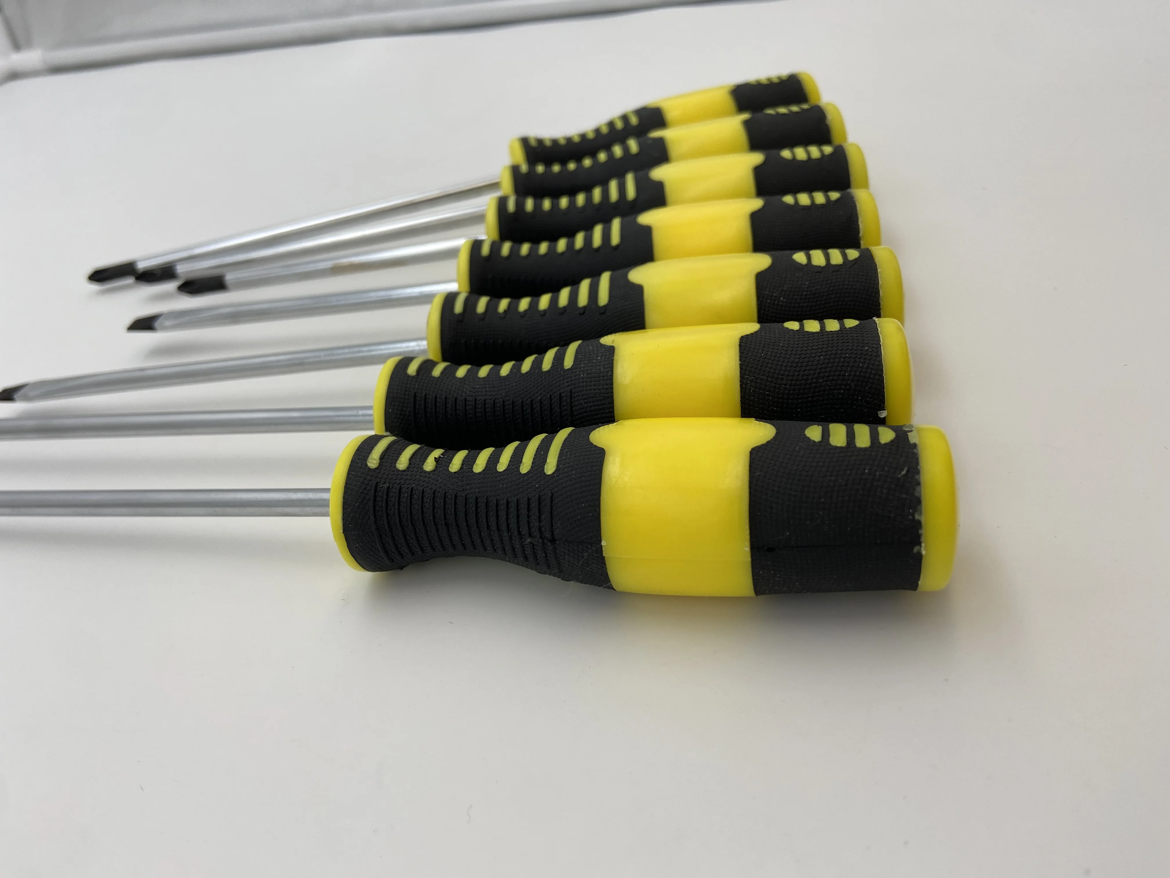 Comfortable massage handle CRV material Tool rod Multi-function HEX ANDPHILLIPS screwdriver bits