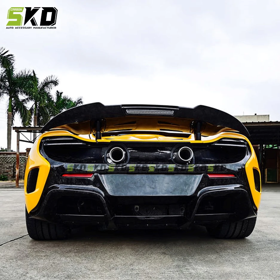 Carbon Fiber Body Kit for 2011 to 2014 Mclaren 12C 625 650 Dry Carbon 675LT Style Rear Bumper