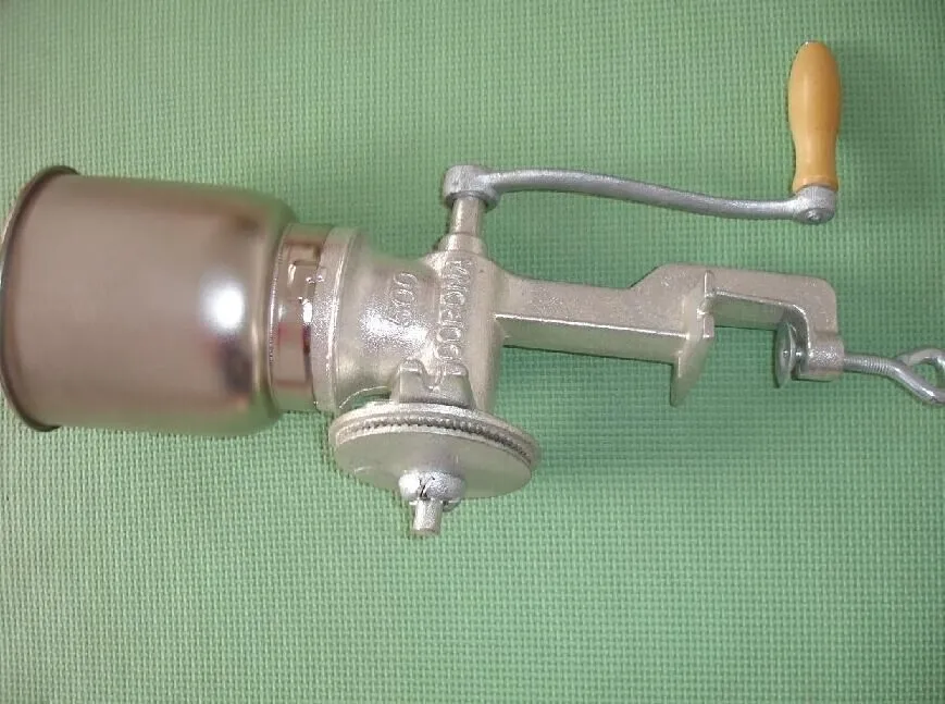 Chili powder making machine manual home use cast iron grinding hand operating grain mill