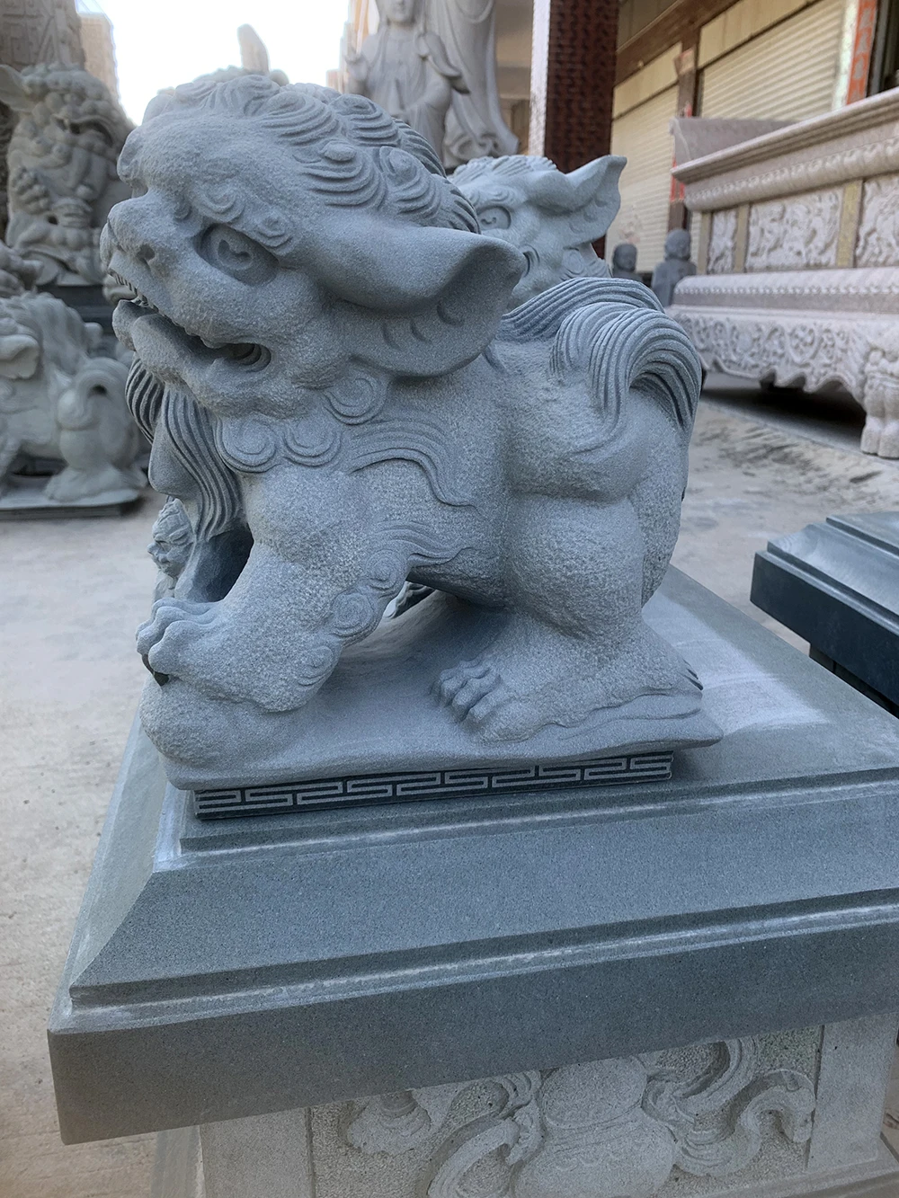 Factory Wholesale Temple Garden Outdoor Decorative Stone Granite Chinese Foo Dog Statue