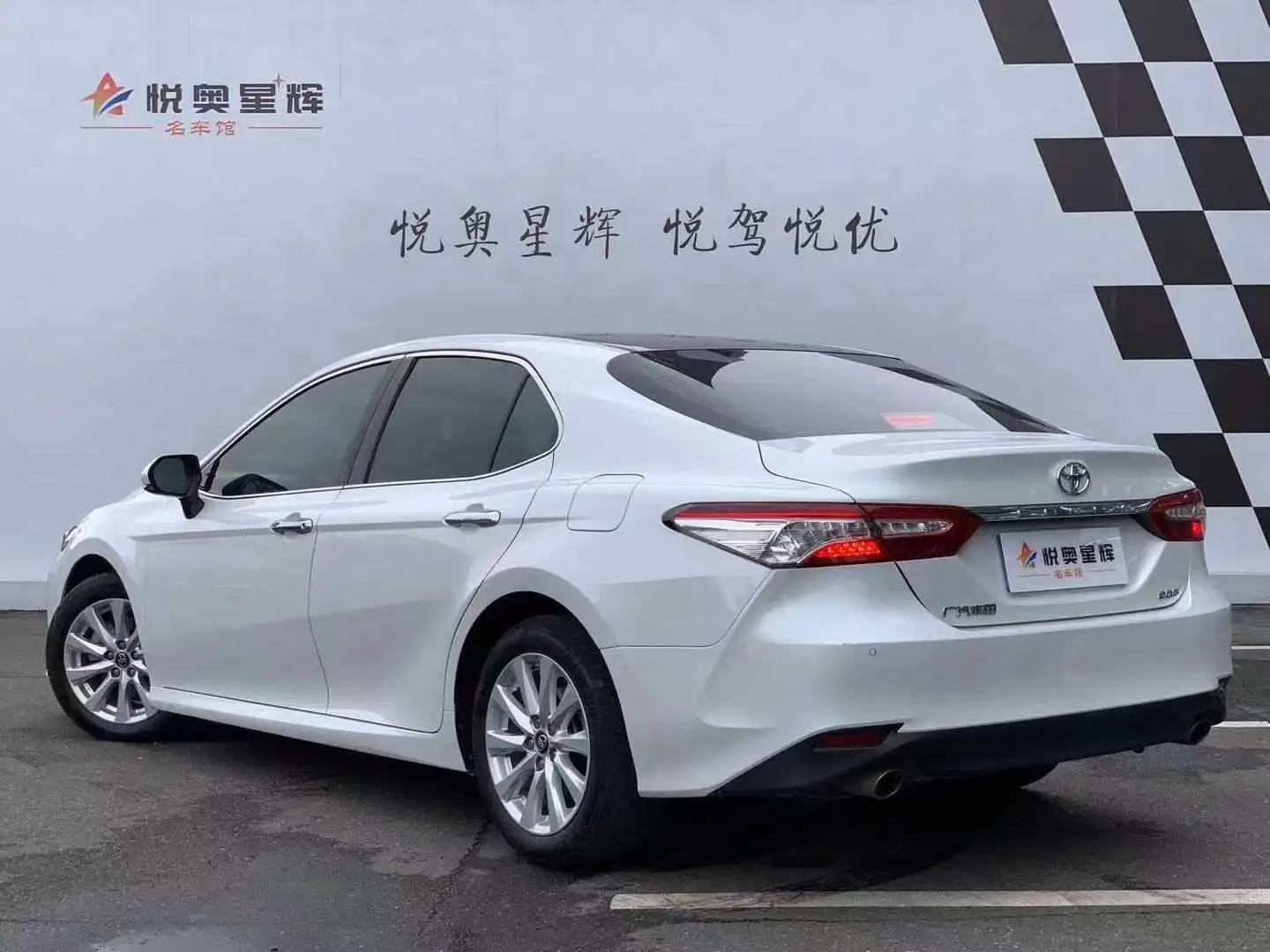 2019 Toyota Camry в хорошем состоянии Подержанный автомобиль
