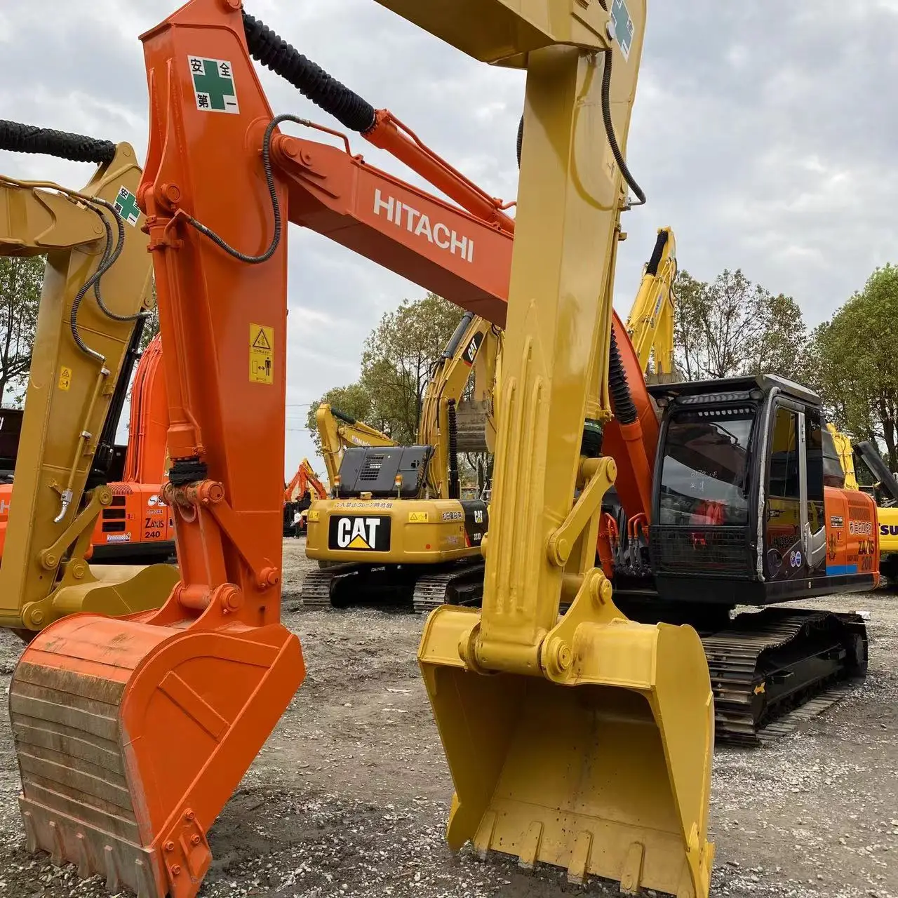 Японский оригинальный подержанный экскаватор HITACHI ZAXIS 200 в хорошем состоянии для продажи