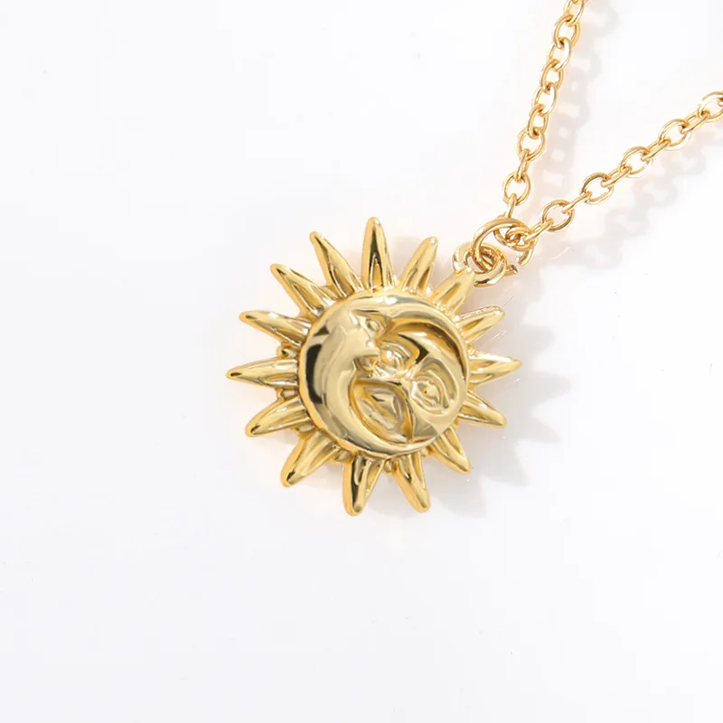 Bohemian Moon and Sun Face Pendant Necklace Golden Minimalist Jewelry Vintage Portrait Coin Collier Collares Friendship Gift