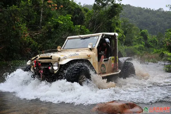 12000 lbs  electric winch with synthetic rope for Recovery