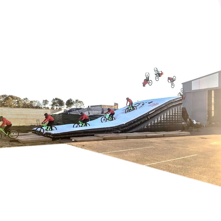 Hot Sale Outdoor Big  Bmx Sport Mountain Bike Freestyle Ski Stunt Airbag Inflatable Air Bag for Snow Skiing