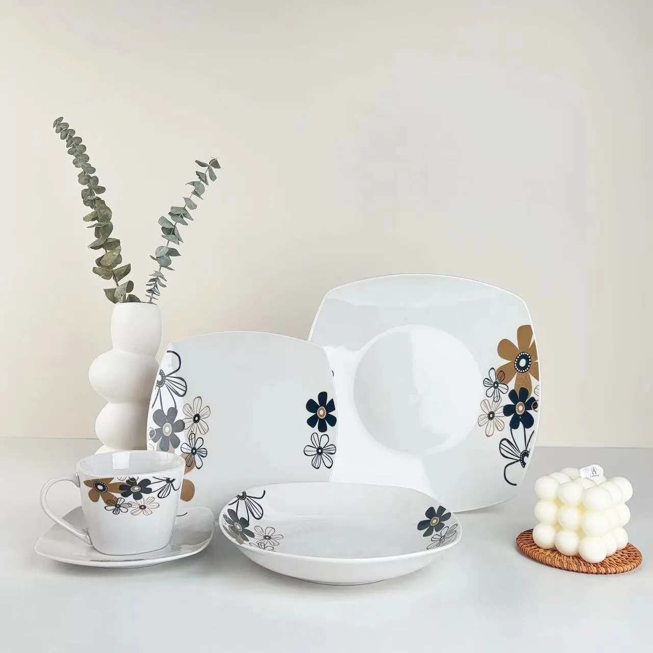 china Factory Personalized Restaurant Home Tableware Dinner Set Ceramic Fine Porcelain 24 pieces Flower Dinnerware Set For 6
