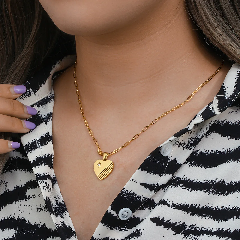 Wholesale Trendy 18k Gold Stainless Steel Oval Chain Women Jewelry Stripe Pattern Zircon Square Heart Circle Pendant Necklace