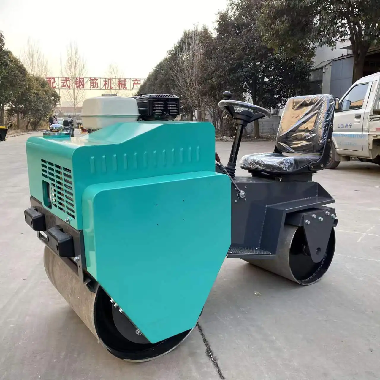 Compact 1 Tonne Road Roller with Double Drum Features for Construction mini small compactor vibratory road roller machine