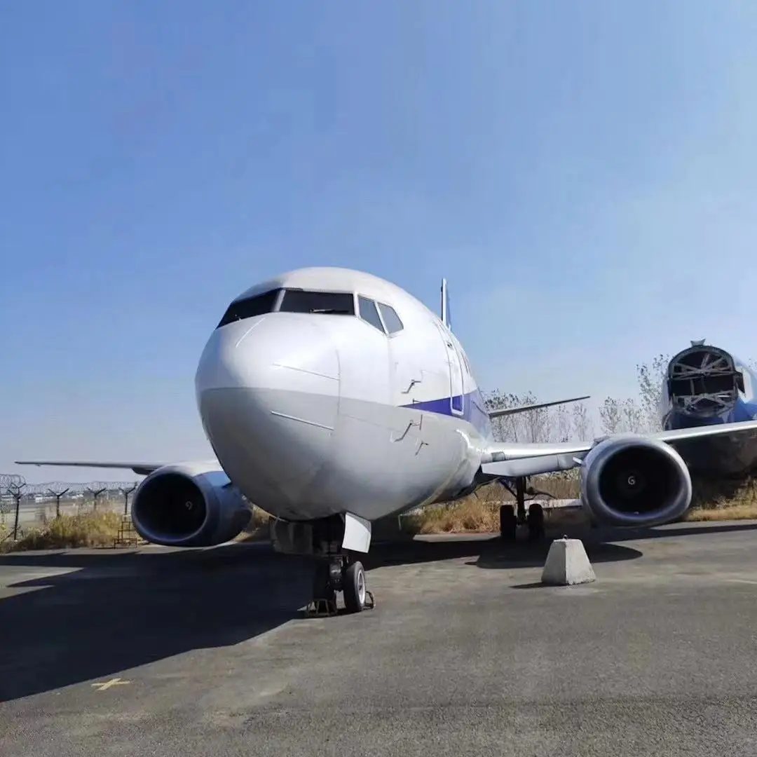 
retired boeing 737 with engines 